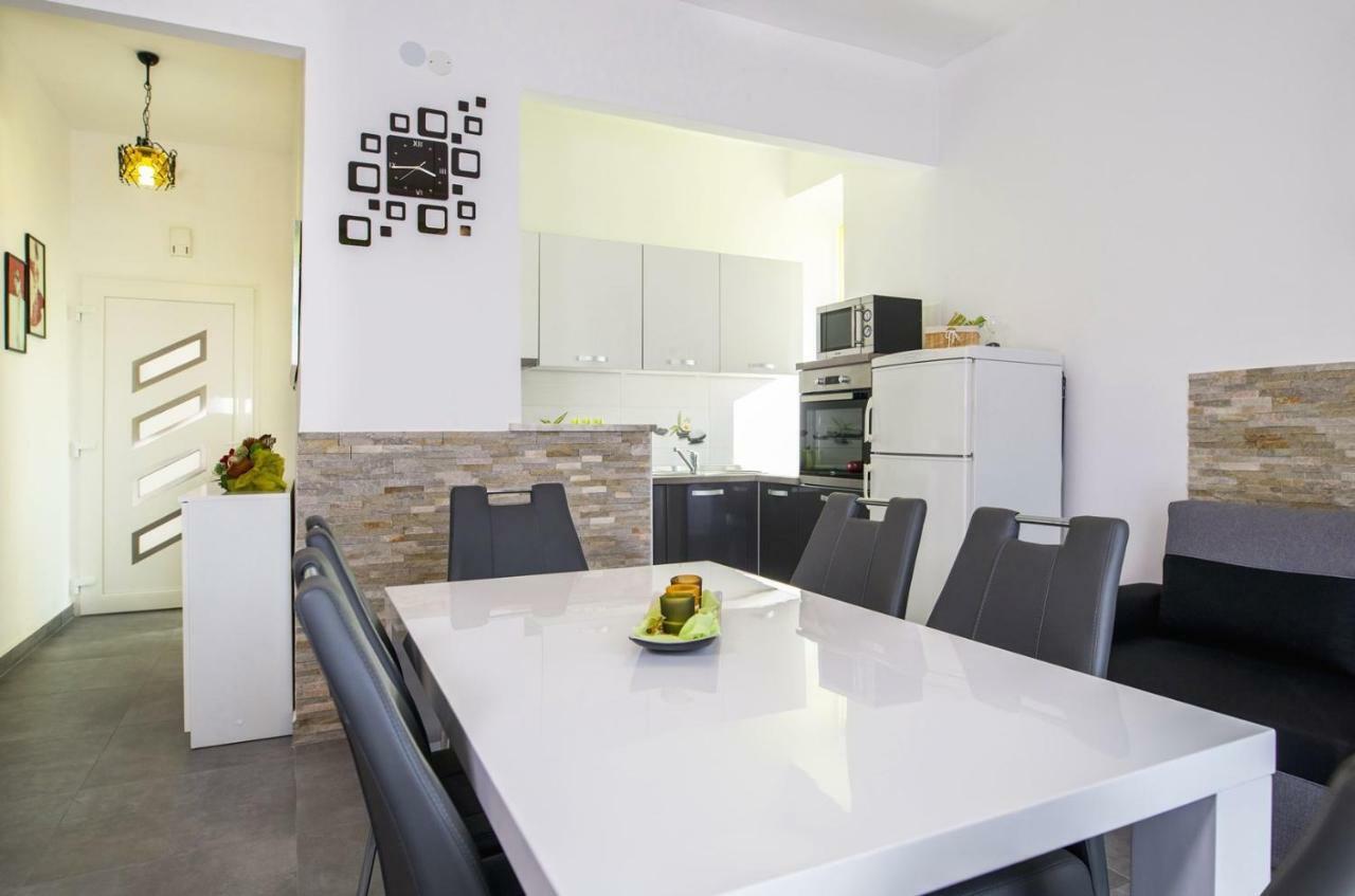 Apartment Stefania Koromačno Zewnętrze zdjęcie