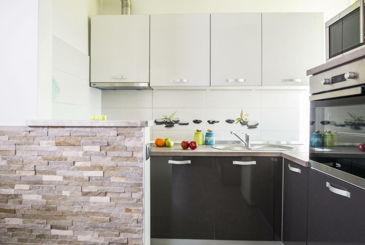 Apartment Stefania Koromačno Zewnętrze zdjęcie